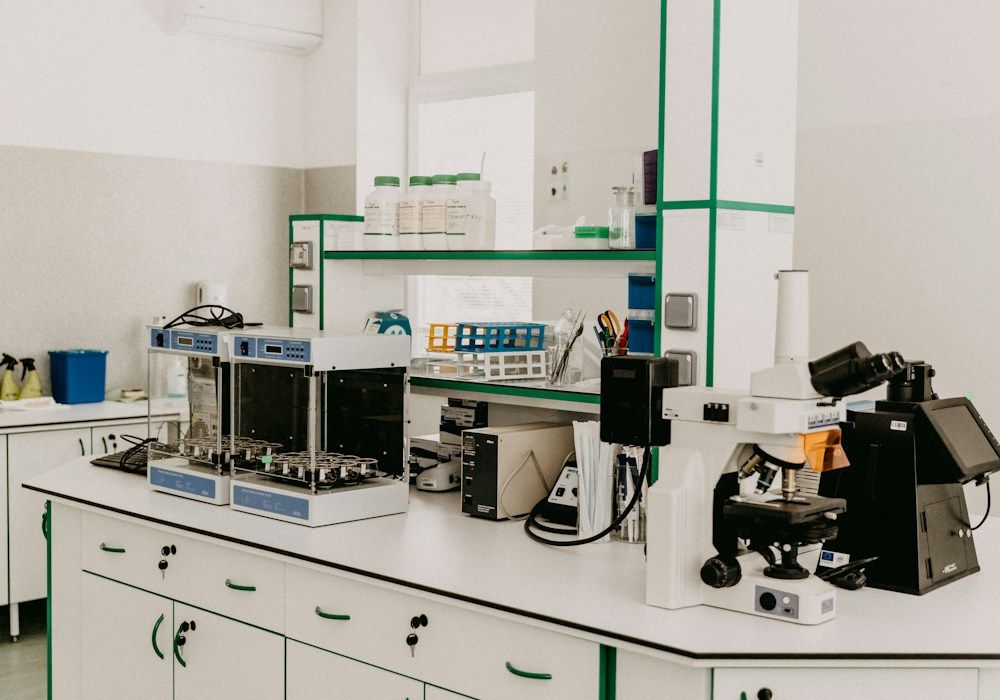 Laboratory bench with analytical instruments